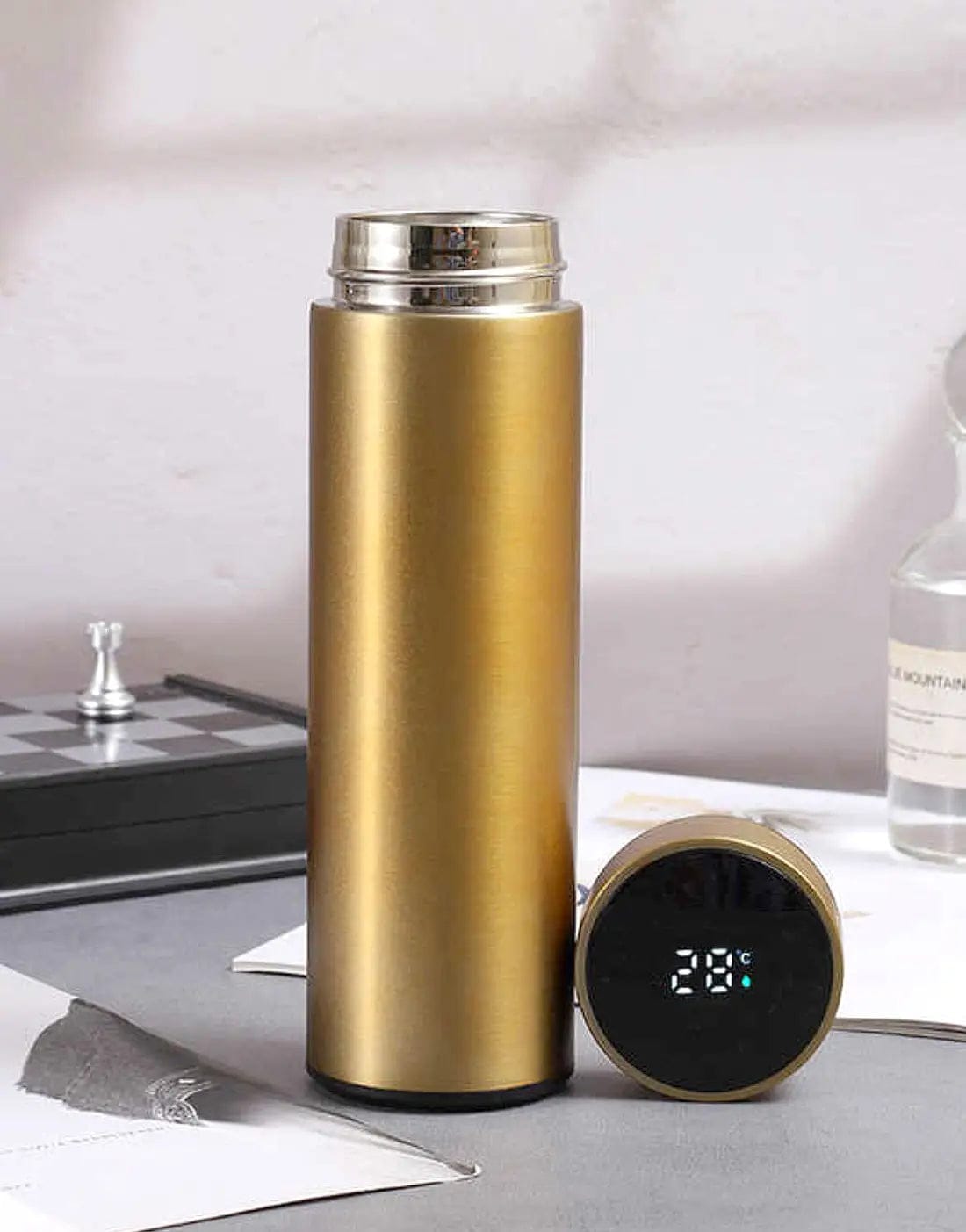 Temperature Display Vacuum Insulated Water Bottle Thermal Tumbler Thermos Flask Mug Made of Premium Stainless Steel